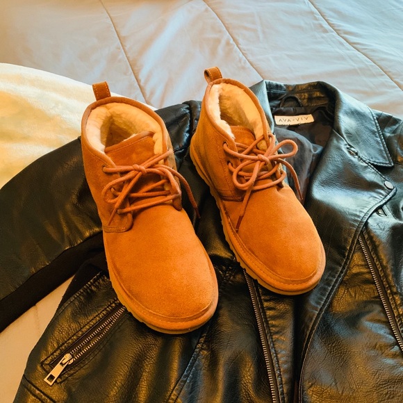 Unisex uggs men size 9 women size 11 - Picture 2 of 5